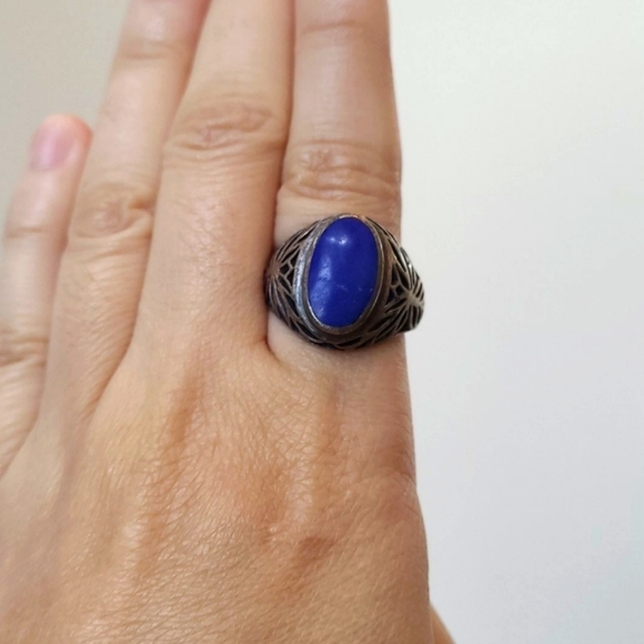 Vintage Sterling Silver and Blue Stone Ring - Picture 2 of 7